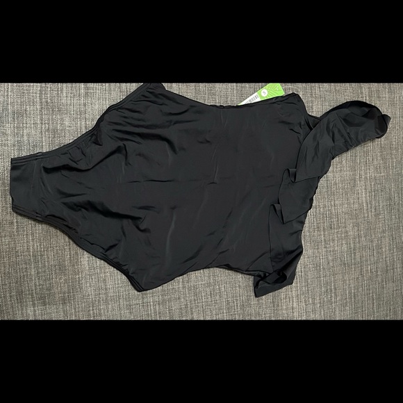 Small bathing suit - Picture 2 of 2